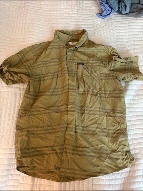 Columbia Olive Green Short-Sleeve Casual Button-Down Shirt